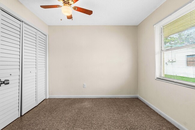 Building Photo - 4786 Gulfstream Rd