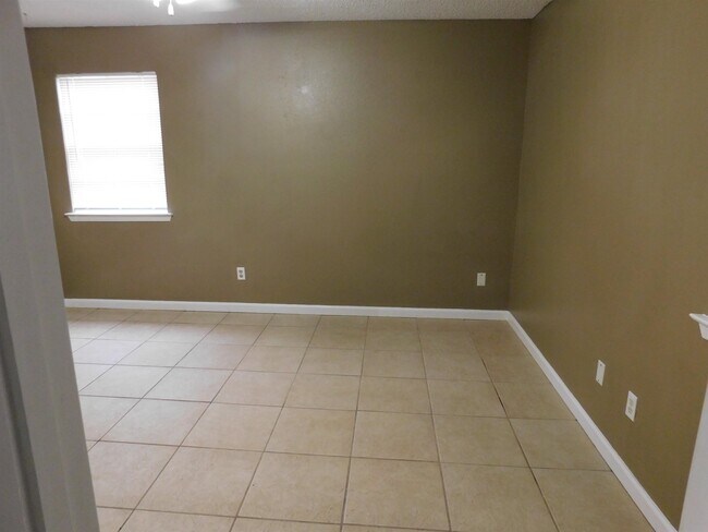 Building Photo - 110 Danielle Dr