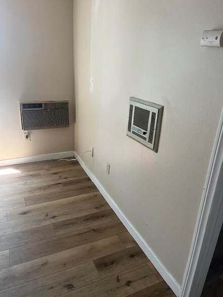 Building Photo - 6650 Amherst St