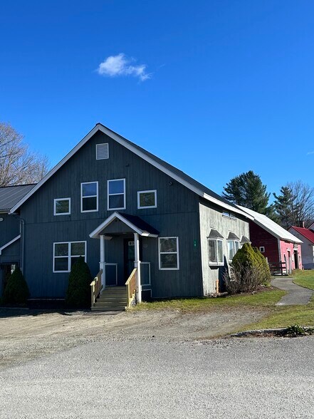Unit 102 Entey - 18 Notch Glen Dr