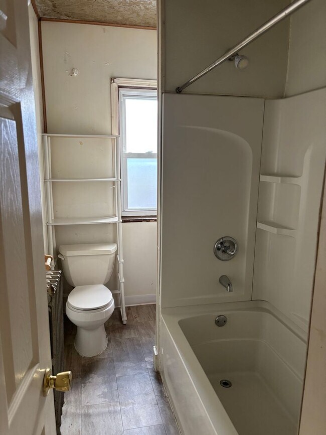 Building Photo - 3 Bedroom 1 Bath in Harrisburg, PA!