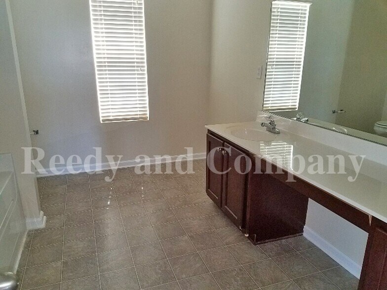 Building Photo - 10094 Chariden Dr