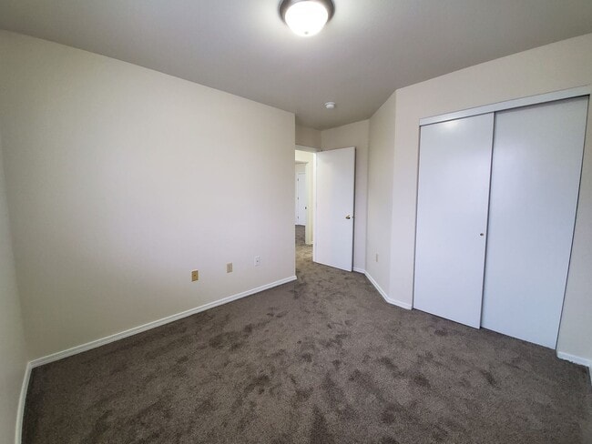 Building Photo - 1611 Lamb Ave