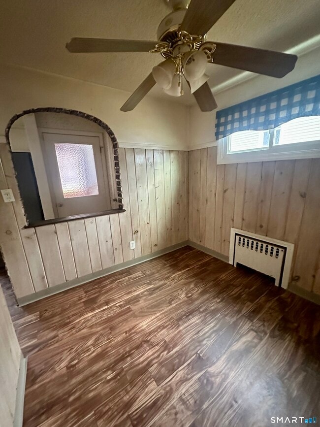 Building Photo - 448 Tudor St