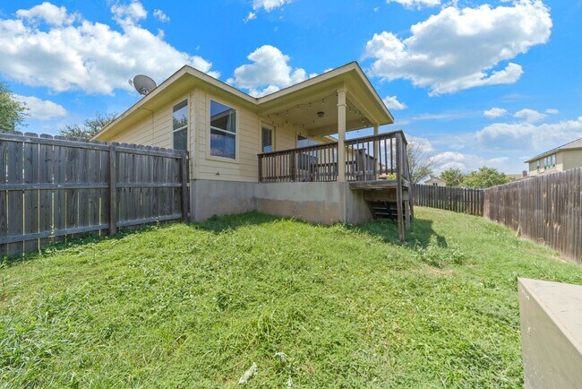 Building Photo - 3 Bedroom/2 Bedroom Highland Farms Subdivi...