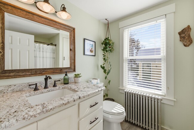 Building Photo - 26 Snow St