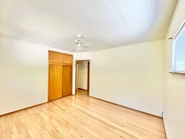 Building Photo - $3,900/month – Rare Country Feel on an Expansive Lot in One of Santa Rosa's Desirable Neighborhoods!