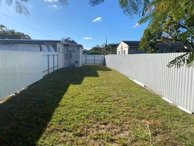 Building Photo - 1265 NE 142nd St