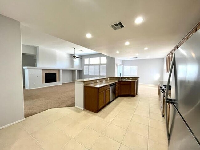 Building Photo - Charming Single Story 3 Bedroom Home