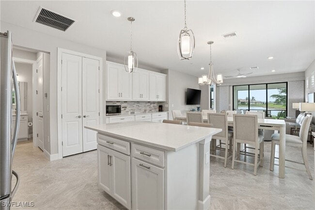 Building Photo - 12361 Canal Grande Dr