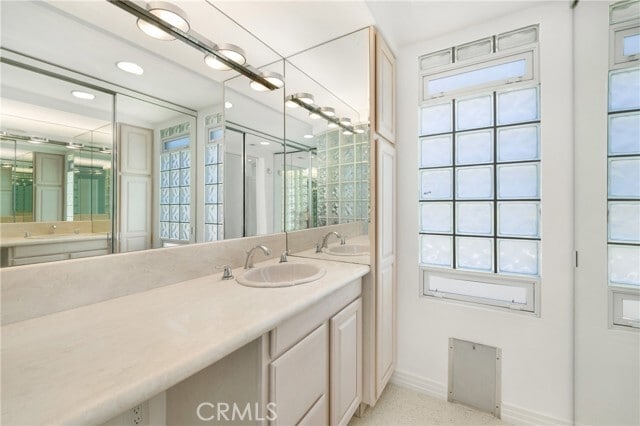 Building Photo - 33 Montecito Dr