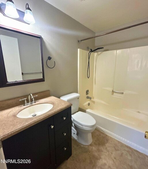 Building Photo - 415 Sycamore St