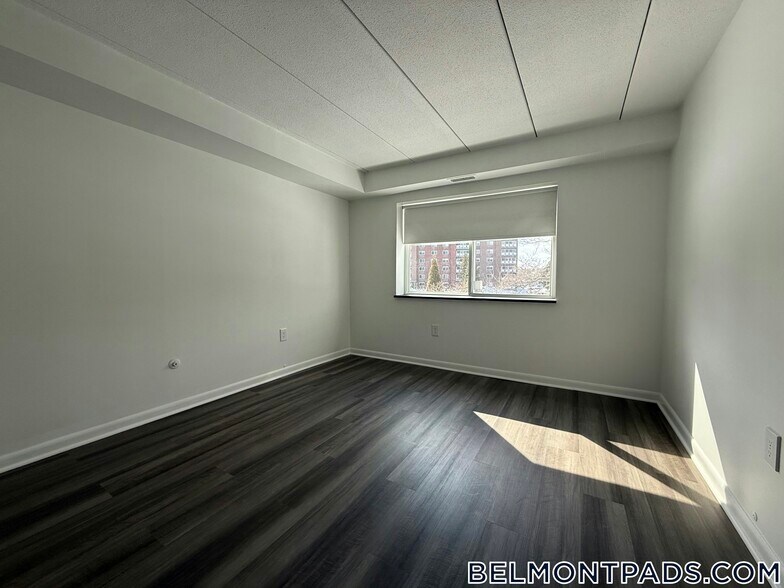 Building Photo - 55 Hill Rd