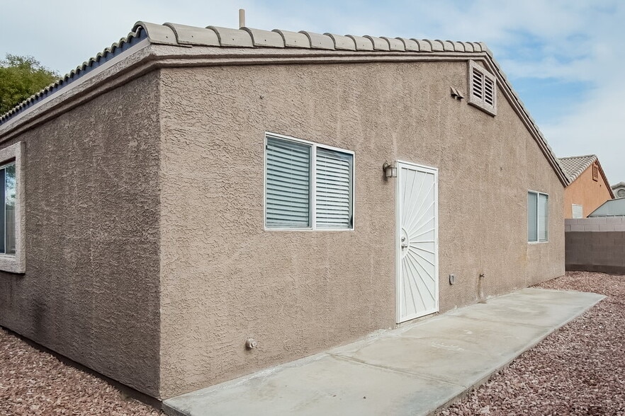 Building Photo - 5254 Jewel Canyon Dr