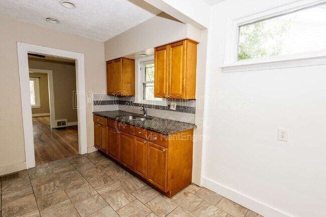 Building Photo - 3849 W 135th St