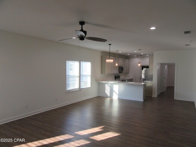 Building Photo - 2811 N Panama Ave