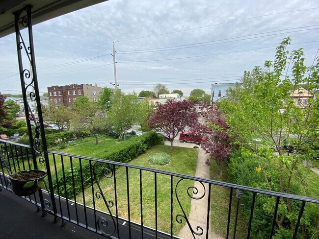 Building Photo - 203 Duncan Ave