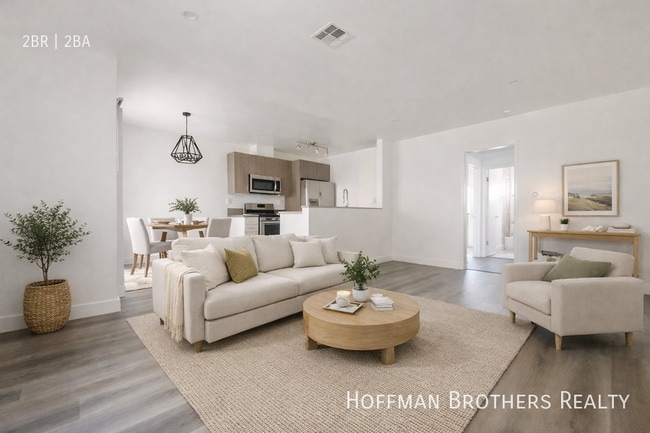 Building Photo - 720 N Market St