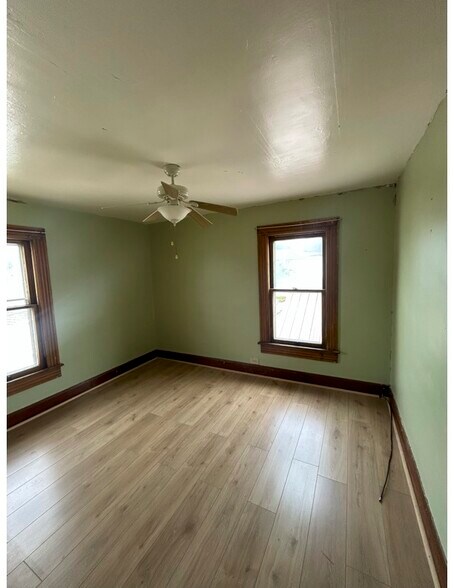 Bedroom - 209 1/2 Maple St
