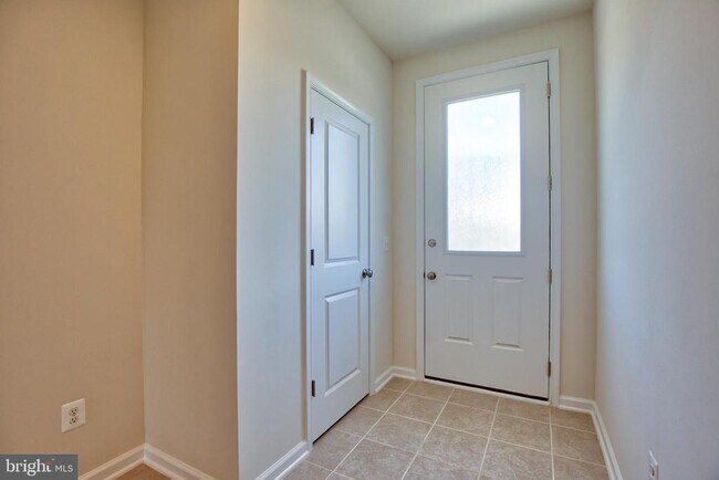 Building Photo - 127 Keller Ct