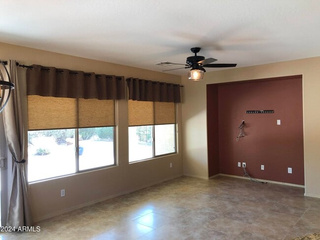 Building Photo - 12399 W Roberta Ln