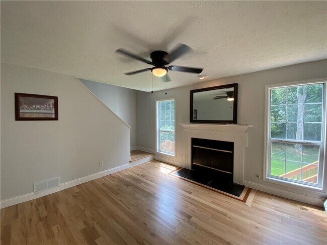 Building Photo - 1855 Big Haynes Ct SW