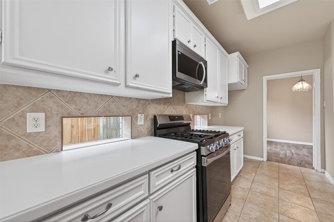 Building Photo - 4623 Russett Ln