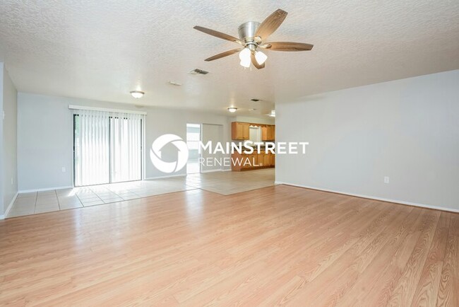 Building Photo - 1320 Arlington Cir
