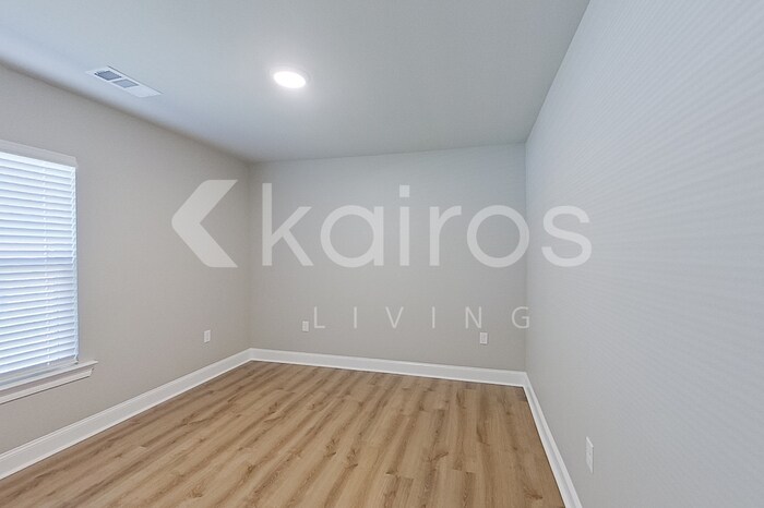 Building Photo - 13808 Pinyon Dr