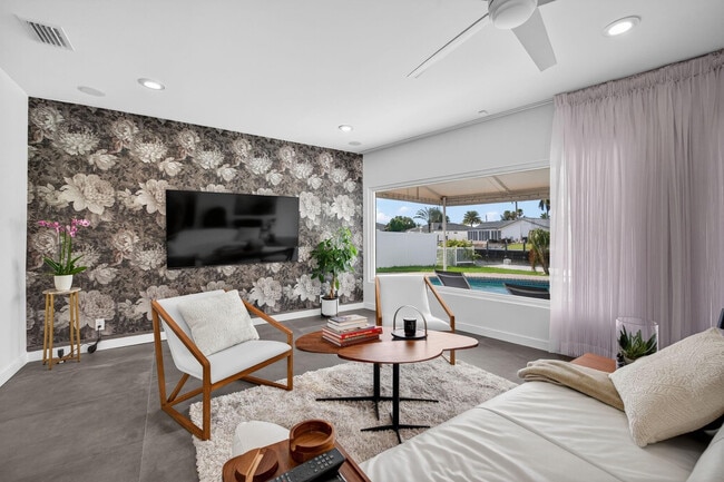 Building Photo - 2720 NE 59th St