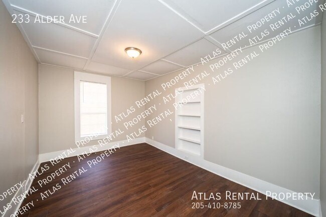 Building Photo - 233 Alder Ave