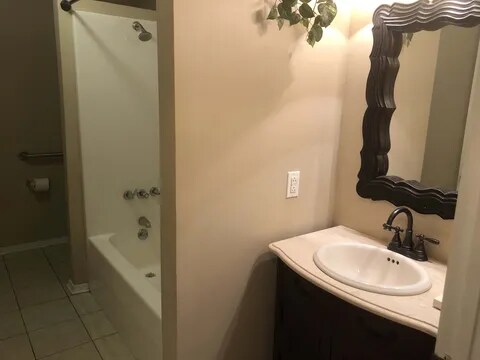 Building Photo - 160 Charity Ln