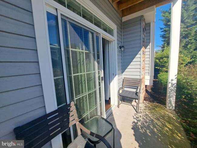 Building Photo - 37684 Ulster Dr