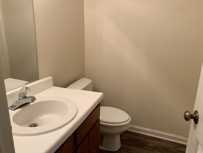 Building Photo - Spacious North Raleigh  Townhouse  *2 brm ...