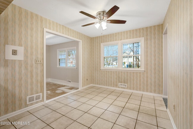 Building Photo - 429 Lake Ave