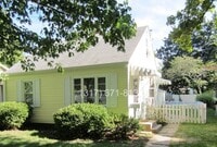 Building Photo - Beautiful Single Family Home - Walking distance to Schools and Downtown