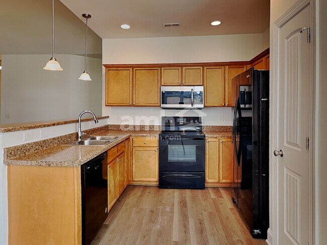 Building Photo - 166 Sequoia Dr