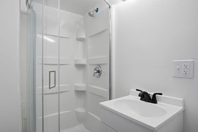 Building Photo - 549 E Ercoupe Dr