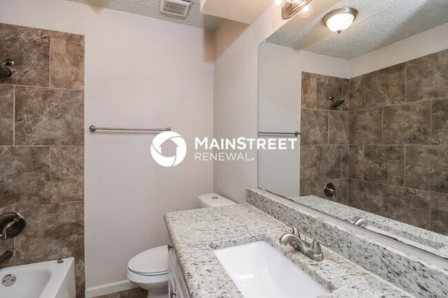 Building Photo - 3 Bedroom Pet-Friendly Home in Fort Worth, TX with Main Street Renewal