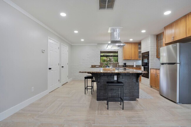 Building Photo - 2724 Ardon Ave