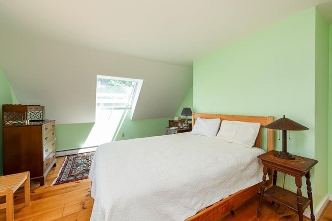 Building Photo - Gorgeous Harpswell Waterfront Property for...
