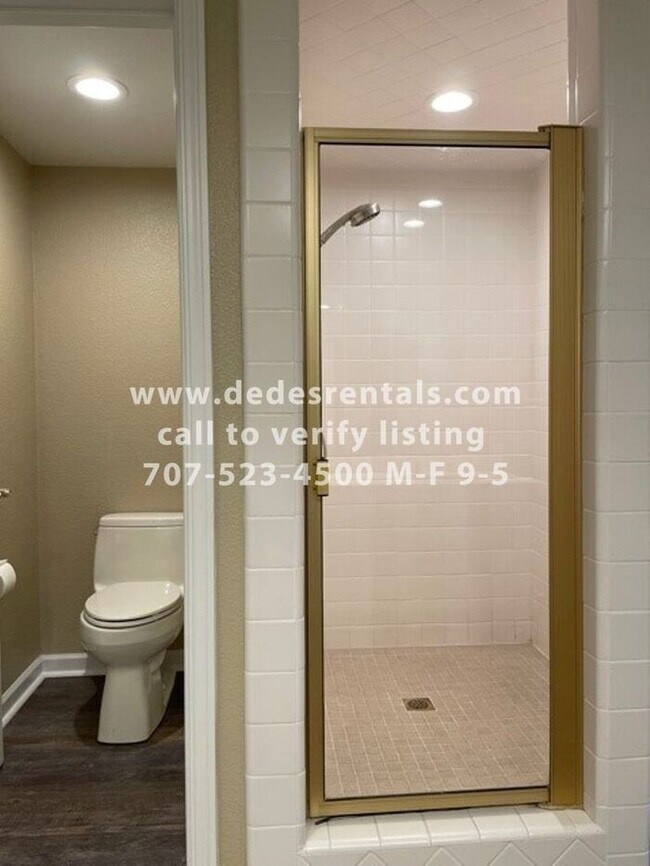 Building Photo - 2038 Stonefield Ln