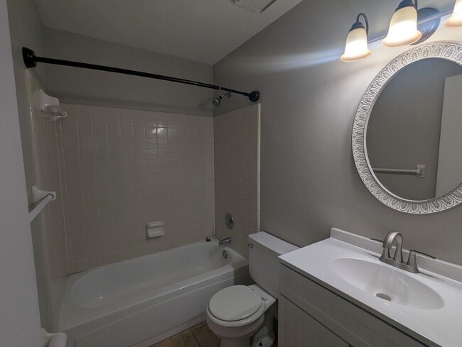 Building Photo - 202 Whetherbine Way W