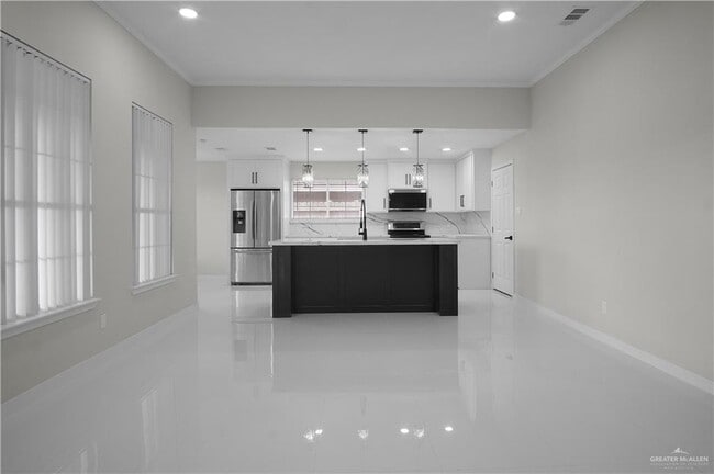 Building Photo - 21 Mynah Ave