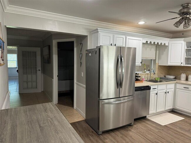 Building Photo - 2811 Poinciana Ct