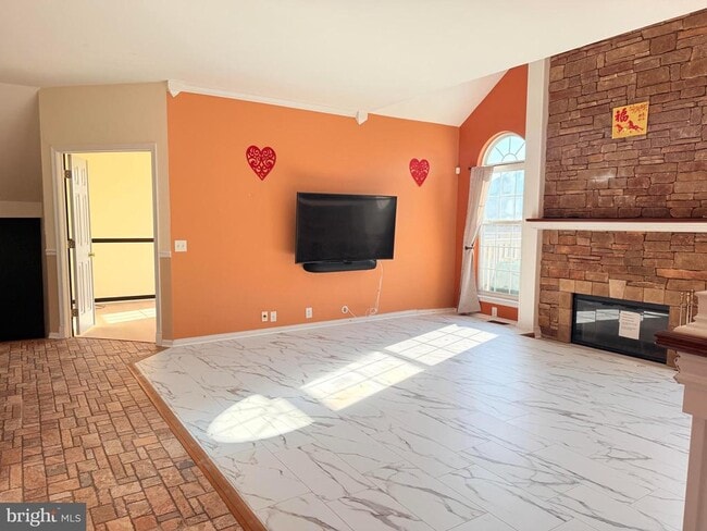 Building Photo - 15 Moonlight Ct