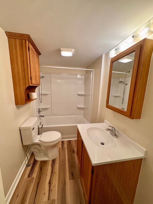 Building Photo - House for Rent in Bridgewater