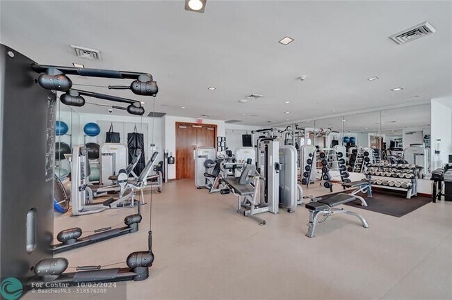 Building Photo - 101 S Fort Lauderdale Beach Blvd