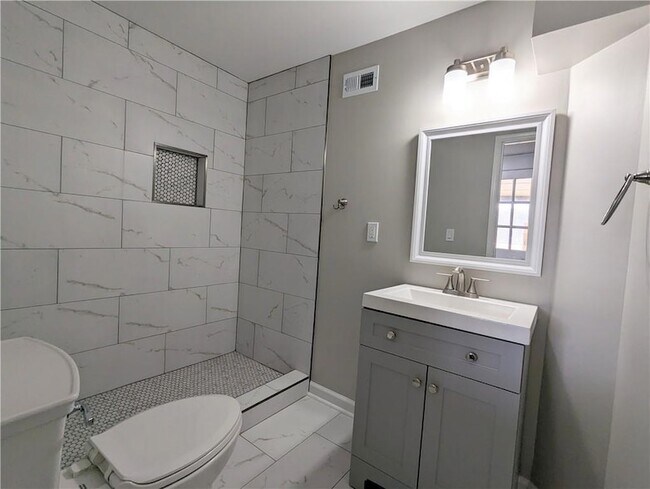 Building Photo - 970 Bridgegate Dr NE