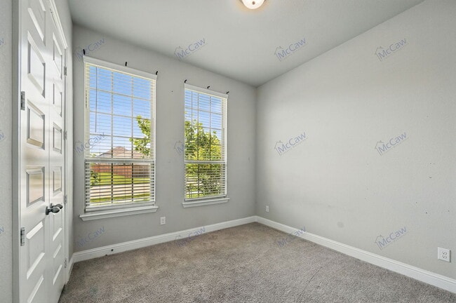 Building Photo - 2333 Rams Horn Dr